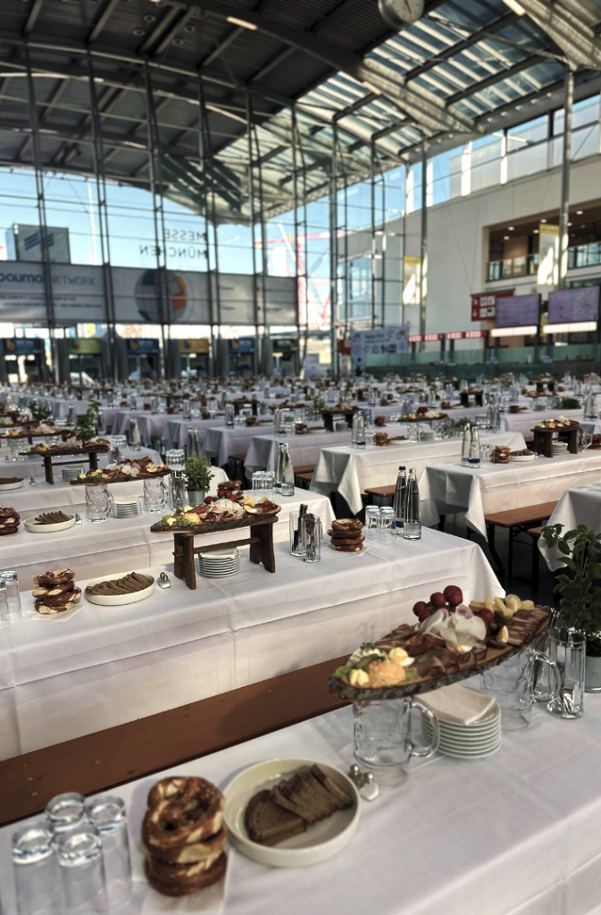 Home eventmates hostess & promotionagentur professionelles eventpersonal für messen, promotion & v12eranstaltungen. (7)